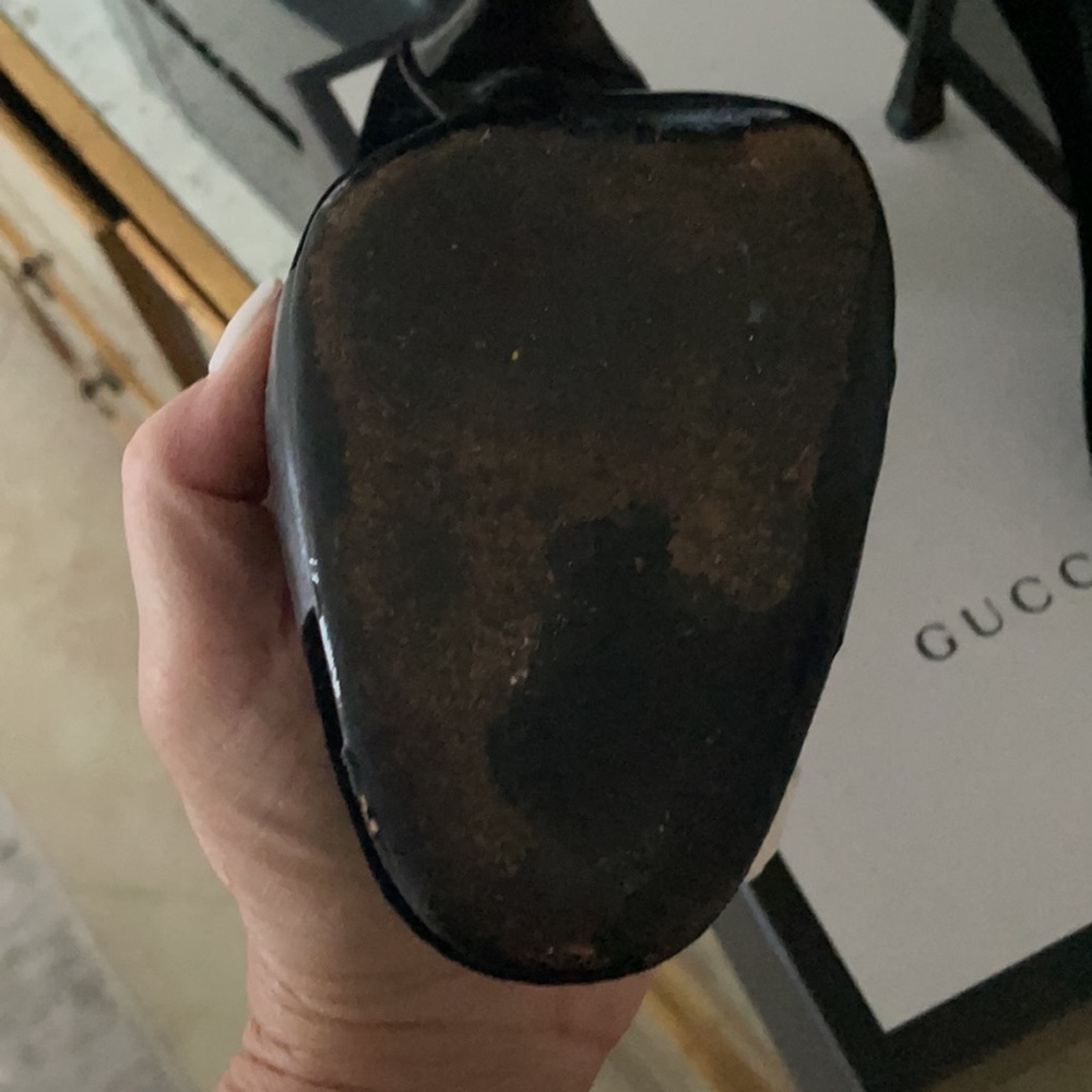 COPY - Iconic Gucci velvet heels. - Picture 2 of 6